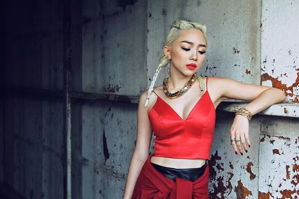 toc-tet-mau-bach-kim-chun-sanh-dieu-moi-cua-con-gai-8