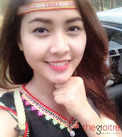 Vẻ xinh đẹp và sự hiền lành chất phác rất đặc trưng của một cô gái Ba Na mà trang mạng xã hội của Y Lux được hàng nghìn người quan tâm theo dõi.