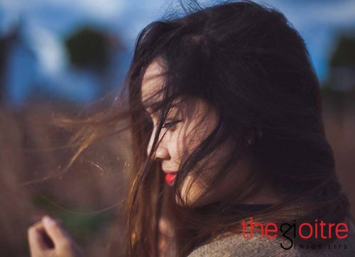 Y Lux có đam mê đặc biệt với ca hát. Cô từng học Cao đẳng Văn hóa Nghệ thuật Đắk Lắk. Lux chia sẻ: “Vì mình đam mê ca hát và mơ ước sau này trở thành ca sĩ, chứ không muốn sau này đi dạy hát, nên mình quyết định ngừng học tại đây để ôn thi vào ngôi trường có thể thỏa mãn niềm đam mê ca hát này của mình”.