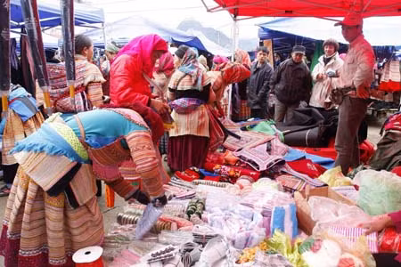 Xuống chợ vui xuân 