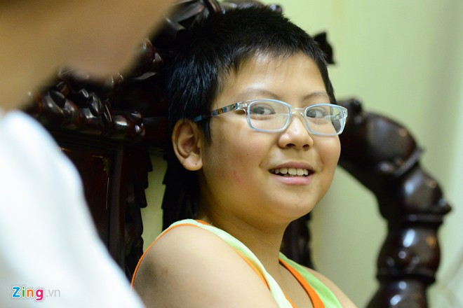 Cậu bé 11 tuổi đạo diễn các game show truyền hình trên giấy