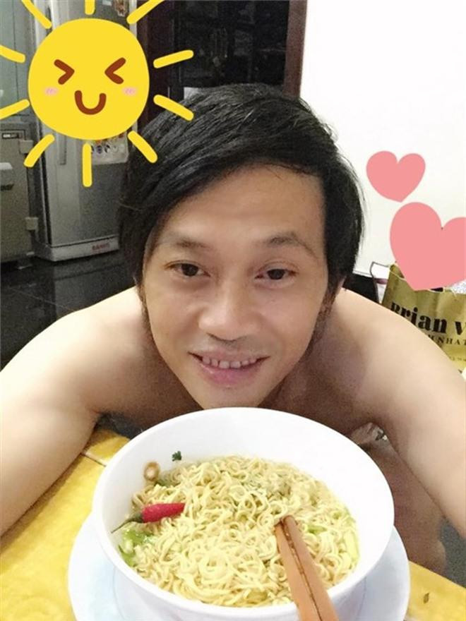 Món ăn “nhà nghèo” theo chân Hoài Linh sang Mỹ, từng vác vào cả tiệm vàng? ảnh 9 mon an "nha ngheo" theo chan hoai linh sang my, tung vac vao ca tiem vang? - 10