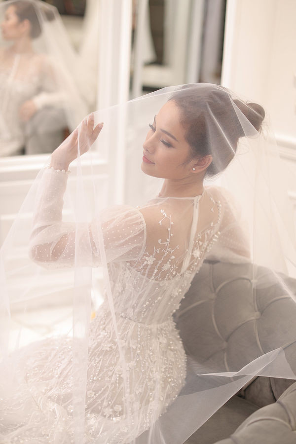 Vợ sắp cưới Dương Khắc Linh khoe váy cưới lộng lẫy như công chúa ảnh 5 Empty