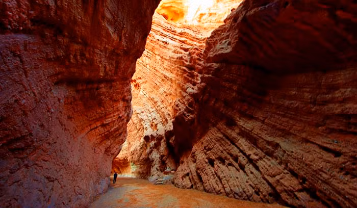 khong can den my, co mot hem nui do ruc tuyet dep ngay sat viet nam hinh anh 4