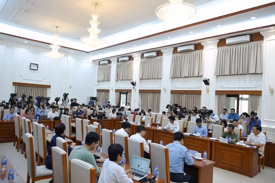 Bộ Giáo dục và Đào tạo họp báo về Kỳ thi tốt nghiệp THPT năm 2022 ảnh 1