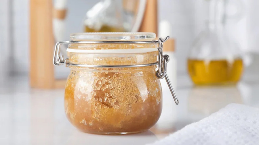 Biến vỏ trái cây thành sản phẩm tẩy tế bào chết toàn thân. (Ảnh: ITN).