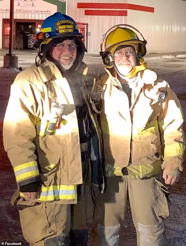 Cứu sống một bé gái, 2 năm sau, viên lính cứu hỏa nhận được thứ anh không thể ngờ đến - Ảnh 1.