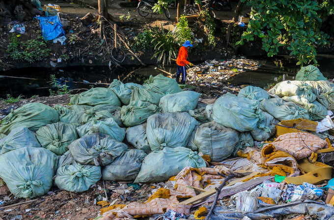 10 km kênh ô nhiễm ở Sài Gòn trước khi được cải tạo ảnh 4 10 km kênh ô nhiễm ở Sài Gòn trước khi được cải tạo ảnh 4