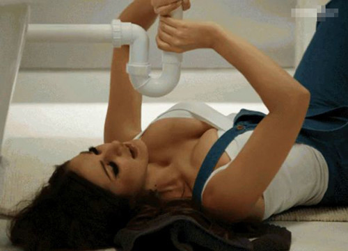 Chắc khối anh tìm cách làm hỏng hệ thống nước nhà mình.