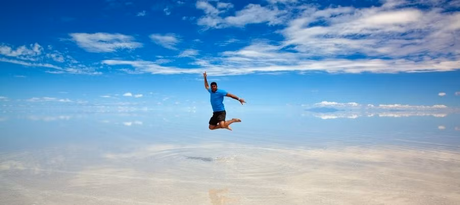 Một trong nhiều lợi ích của việc đi du học là bạn có cơ hội để khám phá thế giới.