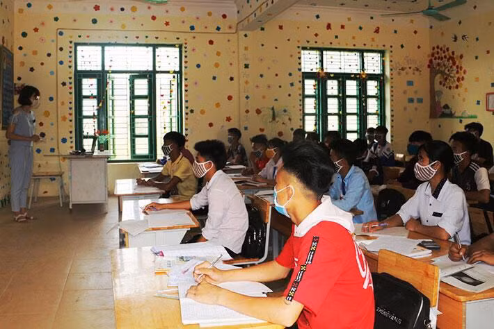 Thầy trò Trường THPT Nậm Pồ miệt mài ôn luyện