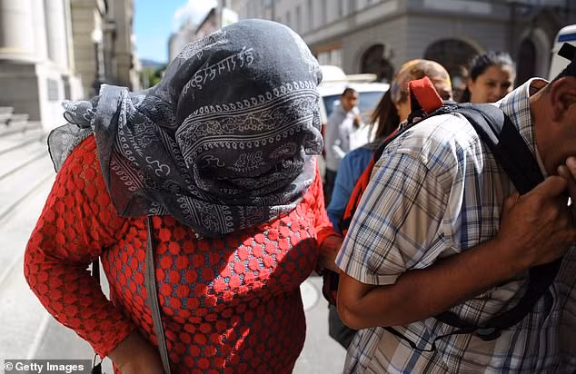 Bà Lavona đã bị sẩy thai, rồi sau đó tiếp tục giả vờ mang thai và cuối cùng lên kế hoạch bắt cóc Zephany tại bệnh viện.