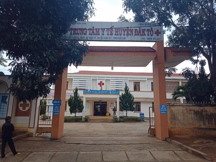 Trung tâm y tế huyện Đắk Tô nơi xảy ra vụ việc.