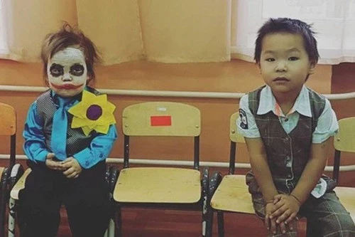 Mãn nhãn màn cosplay chất hơn nước cất của các bé dịp Halloween