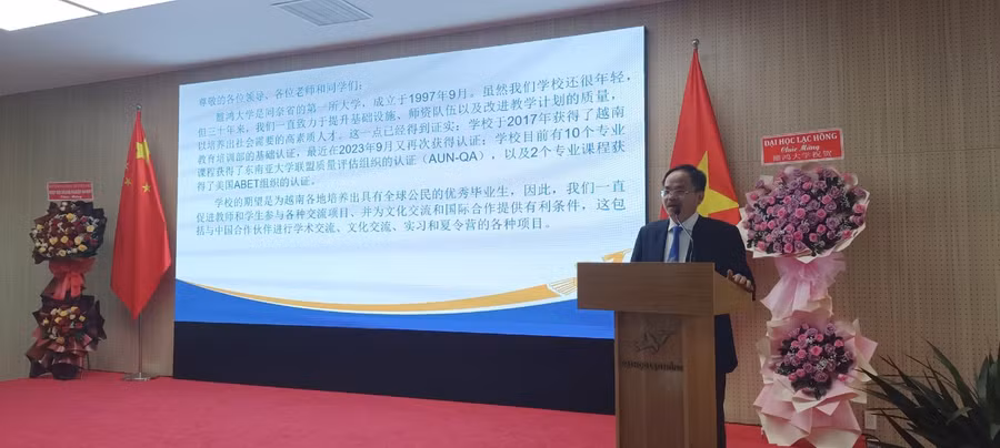 PGS.TS Nguyễn Thanh Lâm, Phó Hiệu trưởng Trường ĐH Lạc Hồng phát biểu tại “Triển lãm Du học Trung Quốc 2024”. Ảnh: Quốc Hải