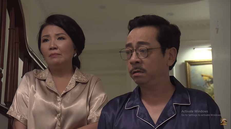 Ông Luật và bà Giang căng thẳng khi nói về Thư. Ông Luật và bà Giang căng thẳng khi nói về Thư.