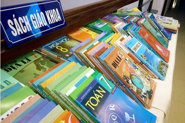 Thực hiện chỉ đạo của Bộ GD&ĐT, để đảm bảo ổn định, giá sách giáo khoa phục vụ cho năm học 2019 - 2020 vẫn được giữ nguyên. Thực hiện chỉ đạo của Bộ GD&ĐT, để đảm bảo ổn định, giá sách giáo khoa phục vụ cho năm học 2019 - 2020 vẫn được giữ nguyên.