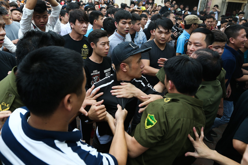 Lực lượng chức năng được huy động rất đông, khi có những biểu hiện ẩu đã sẽ có mặt để ngăn chặn