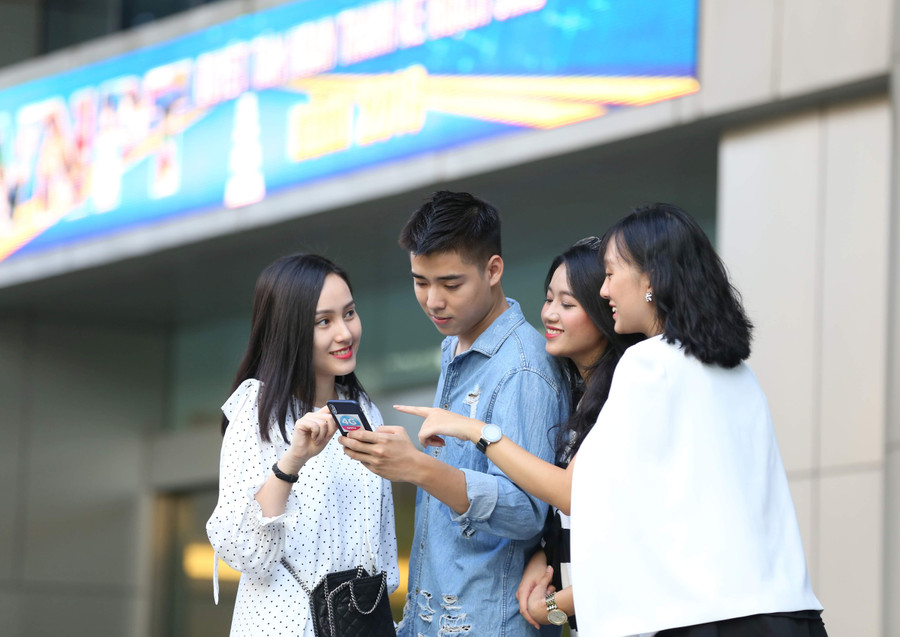 Dịch vụ chuyển mạng giữ số sẽ xóa bỏ rào cản phải thay thuê bao mới khi muốn chuyển nhà mạng, gây phiền phức cho người sử dụng. Ảnh: VGP/Cao Hưng Dịch vụ chuyển mạng giữ số sẽ xóa bỏ rào cản phải thay thuê bao mới khi muốn chuyển nhà mạng, gây phiền phức cho người sử dụng. Ảnh: VGP/Cao Hưng