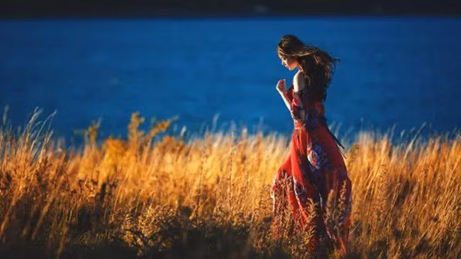 Khu vườn 300m² với hàng trăm loài hoa đua nhau khoe sắc của cô gái 9x xinh xắn - Ảnh 2.