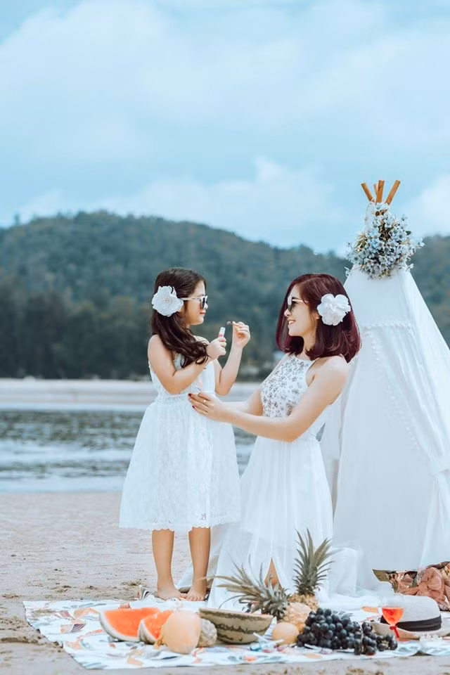 ngat ngay truoc bo suu tap "cuc chat" me thiet ke de dien cung con gai hinh anh 4