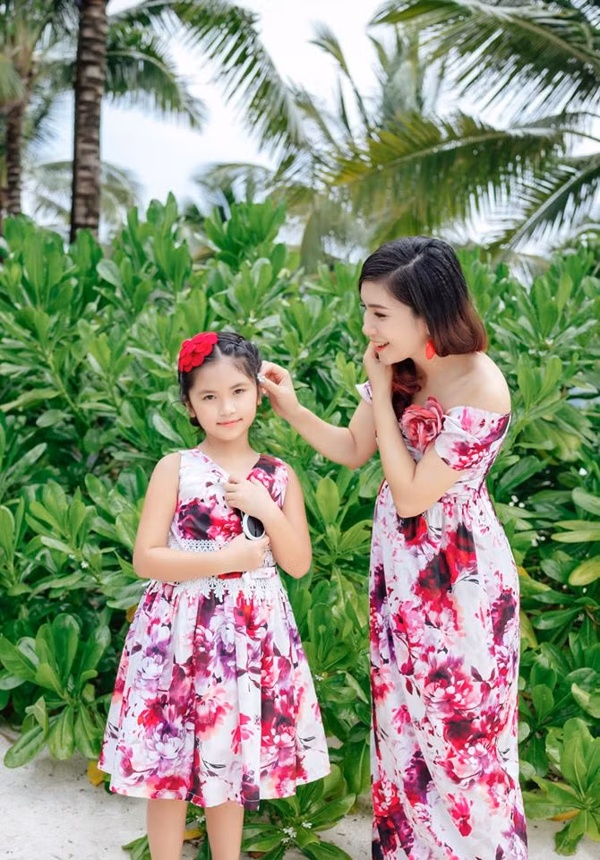 ngat ngay truoc bo suu tap "cuc chat" me thiet ke de dien cung con gai hinh anh 14