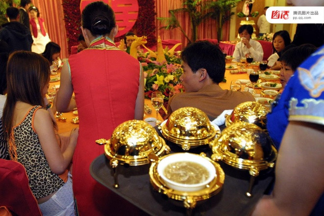 Những đám cưới lóa mắt vì... vàng ảnh 2 Những đám cưới lóa mắt vì... vàng ảnh 2
