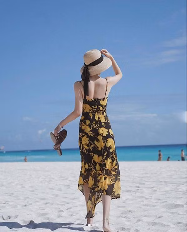 mua du lich toi roi, chi em di bien dung quen them vao vali 4 mon xinh xeo nay - 10