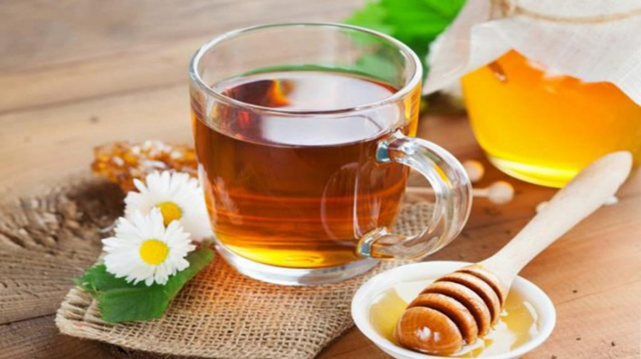 Uống collagen đều đặn cũng không bằng dùng “thần dược” này trước khi đi ngủ ảnh 1 cong-dung-lam-dep-tu-nuoc-mat-ong-1