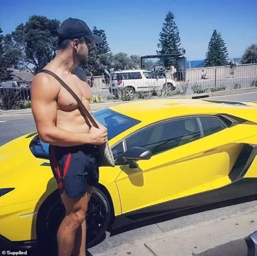 Chàng trai kiếm gần 3 tỷ đồng mỗi tháng vẫn 