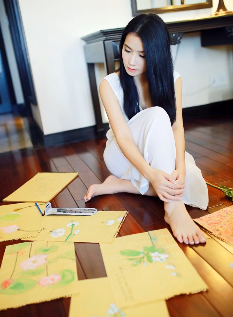 Cô giáo “hot girl” đẹp trong veo tại Huế ảnh 2