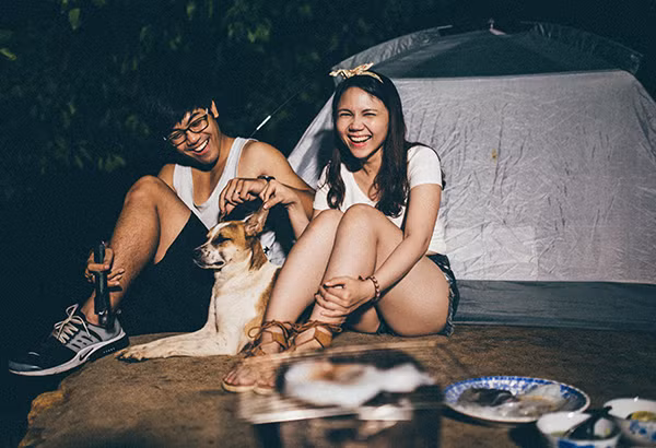 Cặp 9x nên duyên sau tin nhắn “Ê, hai đứa mình quen nhau nha“ ảnh 9