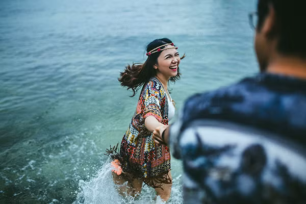 Cặp 9x nên duyên sau tin nhắn “Ê, hai đứa mình quen nhau nha“ ảnh 3