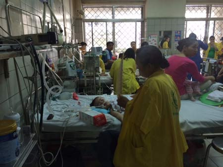 Bệnh sởi không“cổ điển”, Bộ Y tế... cuống ảnh 1 Diễn biến sởi khác truyền thống, Bộ Y tế gấp rút tìm phác đồ điều trị