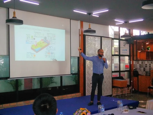 Ông Abhinav Mehra – Quản lý danh mục đầu tư tại Quỹ đầu tư ID Capital (Singapore) chia sẻ kinh nghiệm tiếp cận vốn cho các doanh nghiệp khởi nghiệp công nghệ nông nghiệp và công nghệ chế biến thực phẩm.