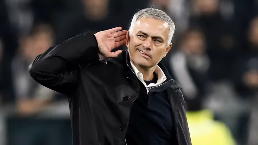 Mourinho hé lộ trở lại công việc huấn luyện