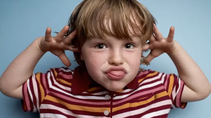 Các bậc cha mẹ đừng mong đợi trẻ sẽ đánh giá cao phong cách nuôi dạy mới áp dụng. (Ảnh: ITN).