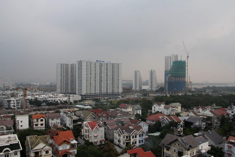 Bầu trời TP.HCM chuyển màu trắng đục, cảnh báo nguy cơ ô nhiễm nặng ảnh 3