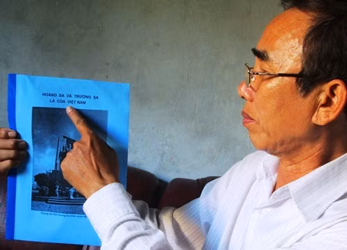 Thầy giáo đưa Hoàng Sa, Trường Sa vào nhiều môn học ảnh 2 Thầy Trần Văn Vàng với bài học Hoàng Sa và Trường Sa là của Việt Nam. Ảnh: Phạm Linh.
