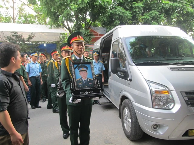 Thanh Hóa: Nghẹn ngào đón phi công Nguyễn Văn Tùng trở về nhà