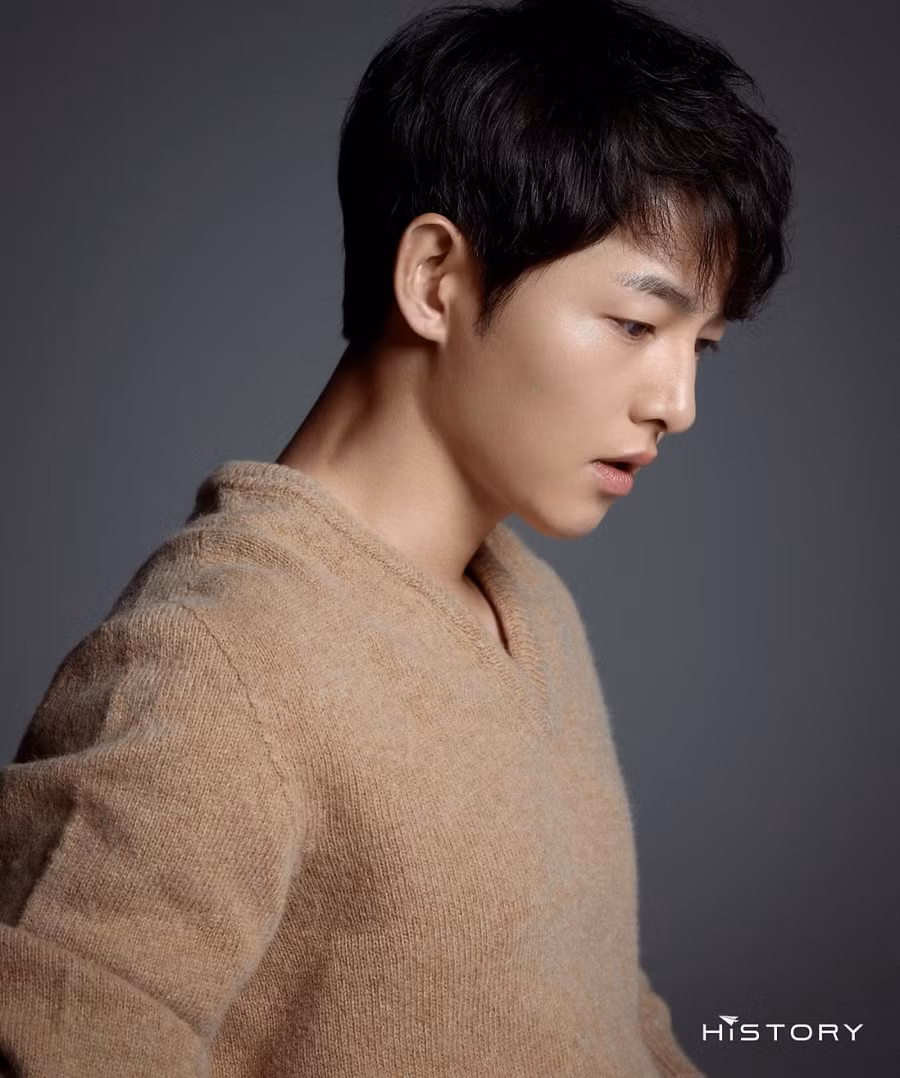 Song Joong Ki viết tâm thư "dằn mặt" vợ cũ Song Hye Kyo trong ngày lễ độc thân?