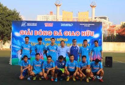 Đội bóng CLB Nhà báo Vĩnh Phúc tại Hà Nội.