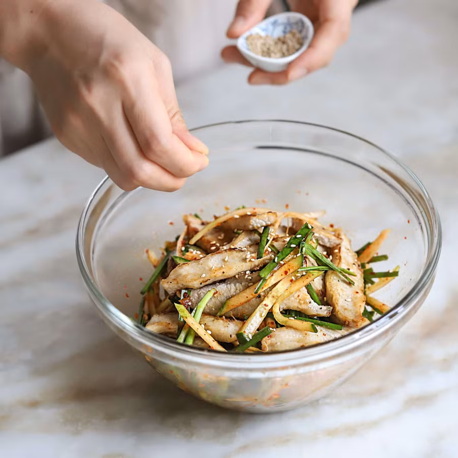 Học người Hàn làm món thịt trộn siêu tốc cho bữa tối ngon xuất sắc - Ảnh 6.