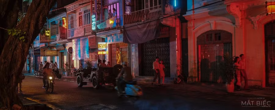 Phố đêm đèn màu của giới trẻ sành điệu.