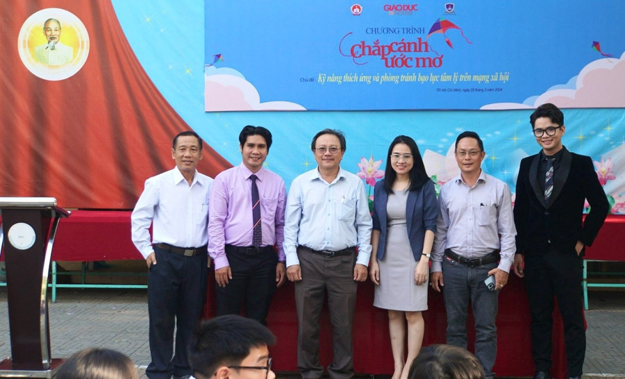 Các đại biểu chụp hình lưu niệm tại chương trình. Ảnh: MT. Các đại biểu chụp hình lưu niệm tại chương trình. Ảnh: MT.