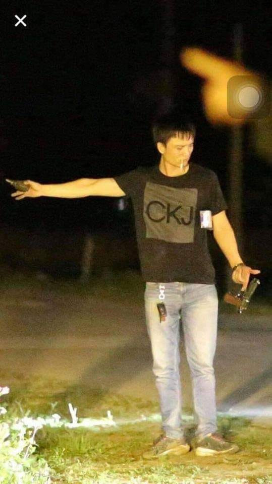 Đối tượng Trung đã buông súng, đầu hàng.