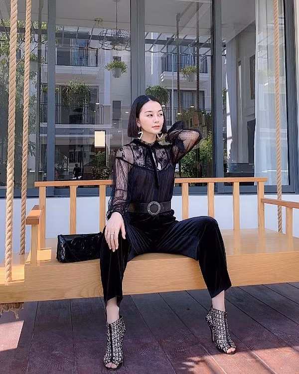 Bí quyết diện đồ tuyền đen vừa cá tính, thời thượng lại không nhàm chán như sao Việt