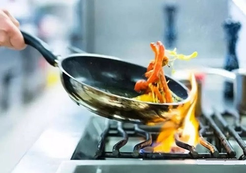 Bà nội trợ cần từ bỏ 4 thói quen nấu ăn để không rước bệnh ung thư phổi cho gia đình - Ảnh 3 Bà nội trợ cần từ bỏ 4 thói quen nấu ăn để không rước bệnh ung thư phổi cho gia đình - Ảnh 3