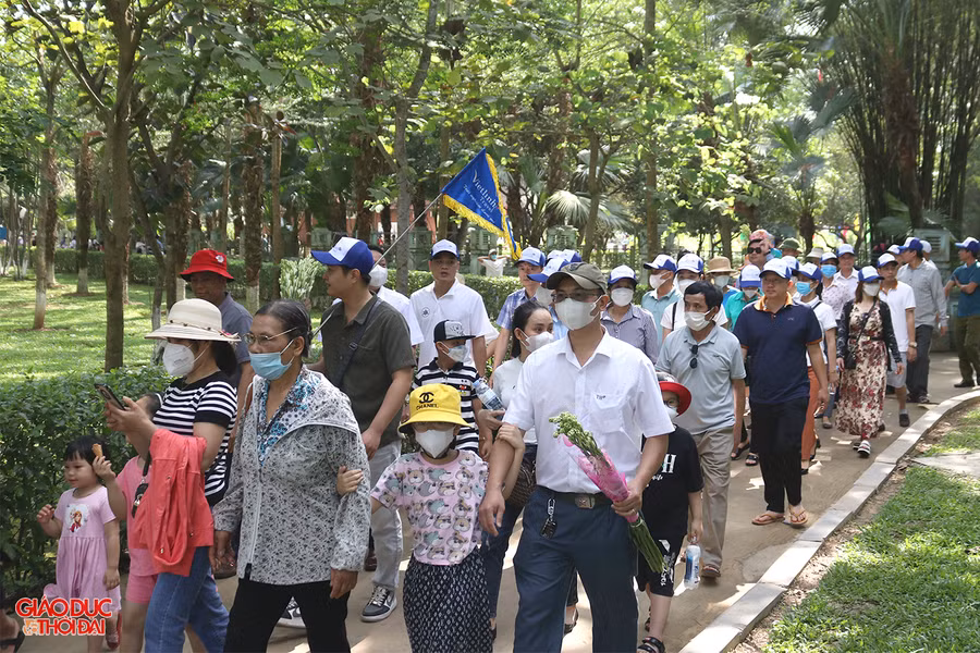 Khu di tích lịch sử quốc gia đặc biệt Kim Liên là một trong những điểm đến của nhiều tour du lịch dịp nghỉ lễ. Ảnh: Phạm Tâm.