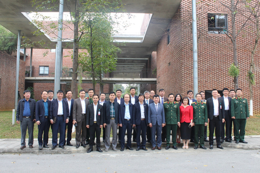 Đoàn công tác Đại học Thái Nguyên làm việc tại Học viện Viettel